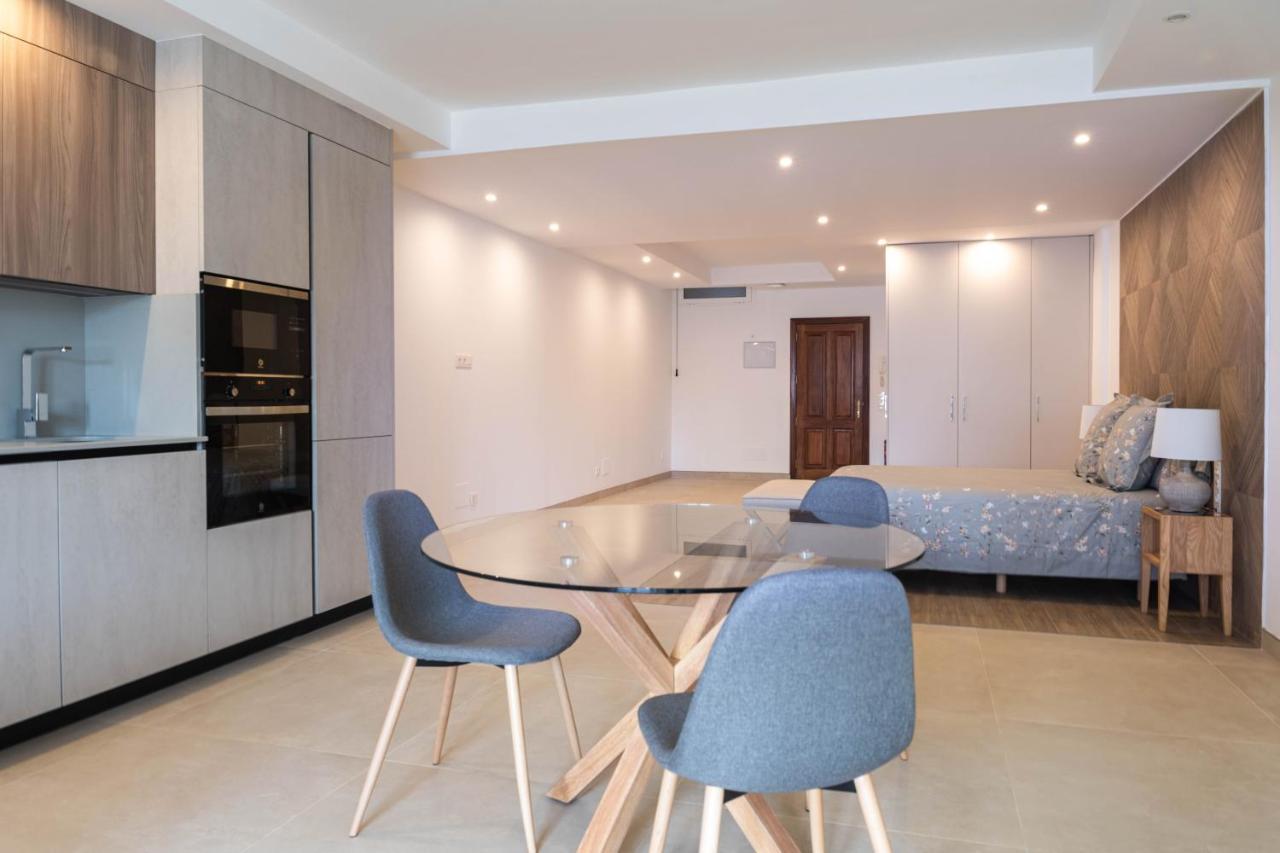 Rooms & Suites Loft 2F Deluxe Edition Arrecife エクステリア 写真